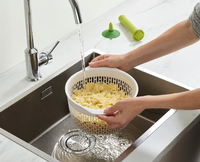 Spindola™ Green In-Sink Salad-Spinning Colander